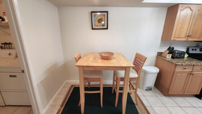 Building Photo - 2455 Lindell Blvd