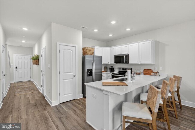 Building Photo - 37 Wisdom Ln