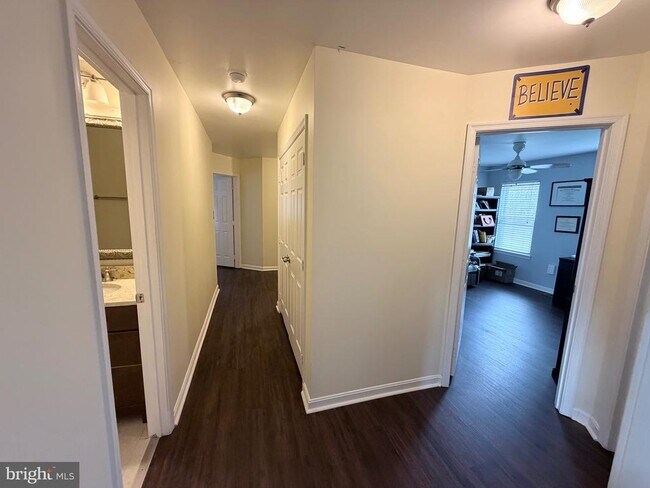 Building Photo - 6610 Cottontail Ct