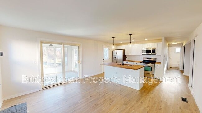 Building Photo - 7716 Timbercrest Dr