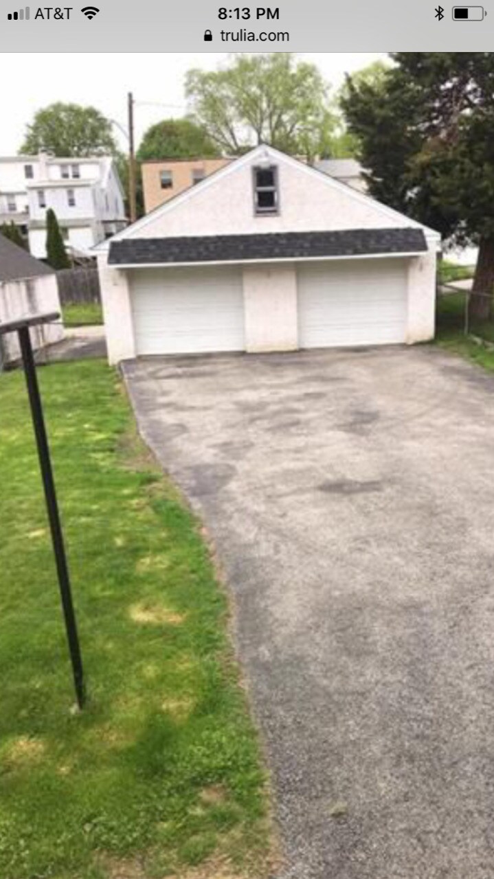 Garage - 108 W 6th Ave
