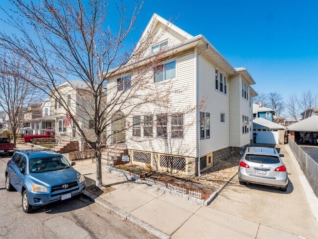 Building Photo - 97 2nd St