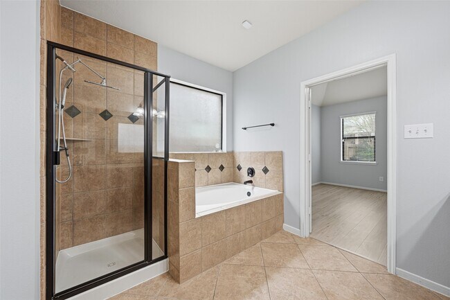Building Photo - 24039 Via Renata Dr