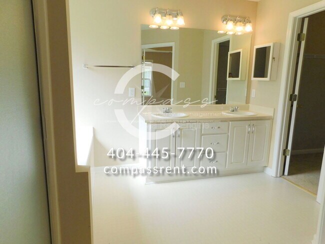 Building Photo - 428 Shadowbrooke Cir SW