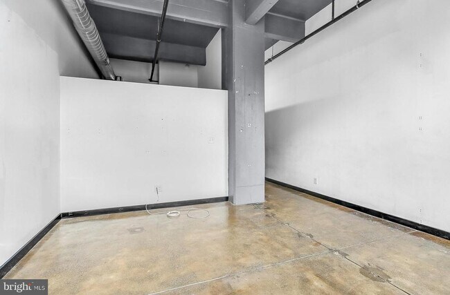 Building Photo - 1701 Tulip St