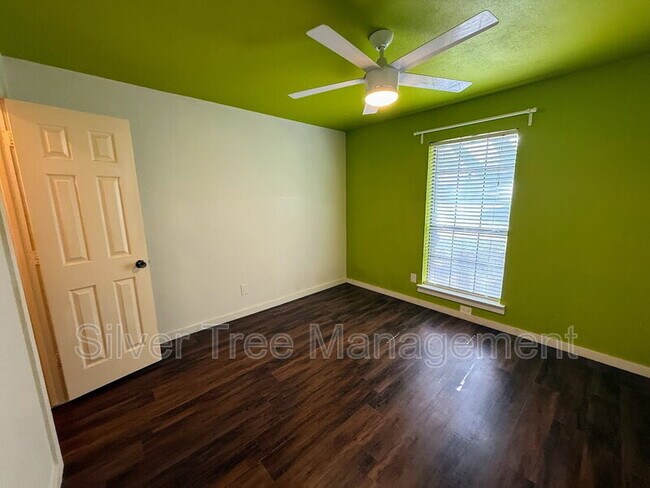Building Photo - 7716 Pampas Dr