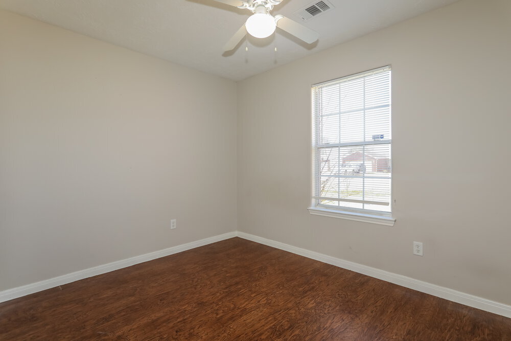 Building Photo - 16213 N View Ct