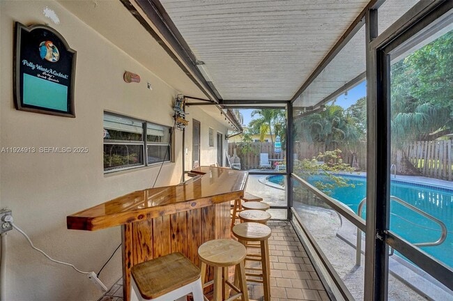 Building Photo - 2620 NE 19th St