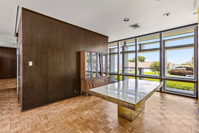 Building Photo - 1310 Harbor View Dr