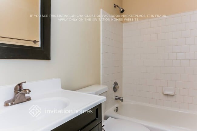 Building Photo - 1615 Heyford Cir NW