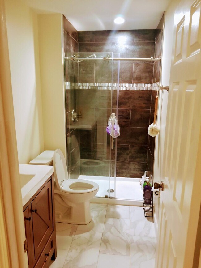 Building Photo - 735 Plum Tree Ct