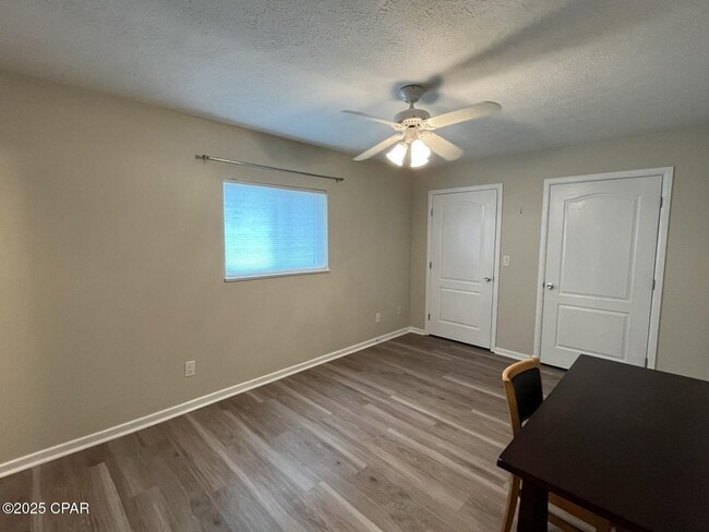 Building Photo - 6213 Sunset Ave