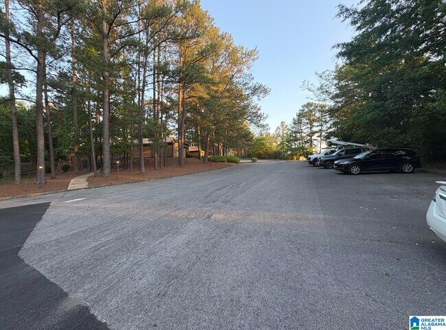 Building Photo - 3101 Lorna Rd