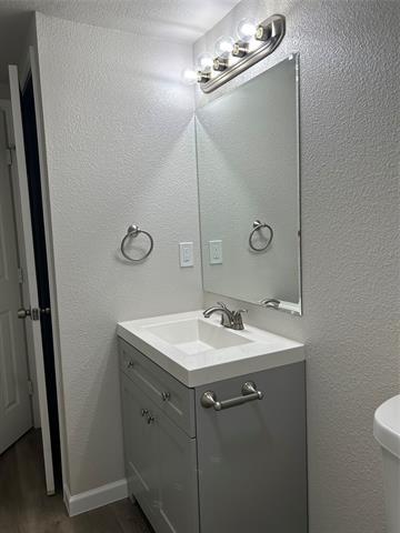 Building Photo - 407 N Justin Ave