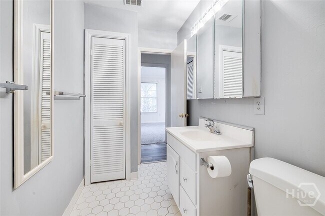 Building Photo - 10 Scuppers Ct