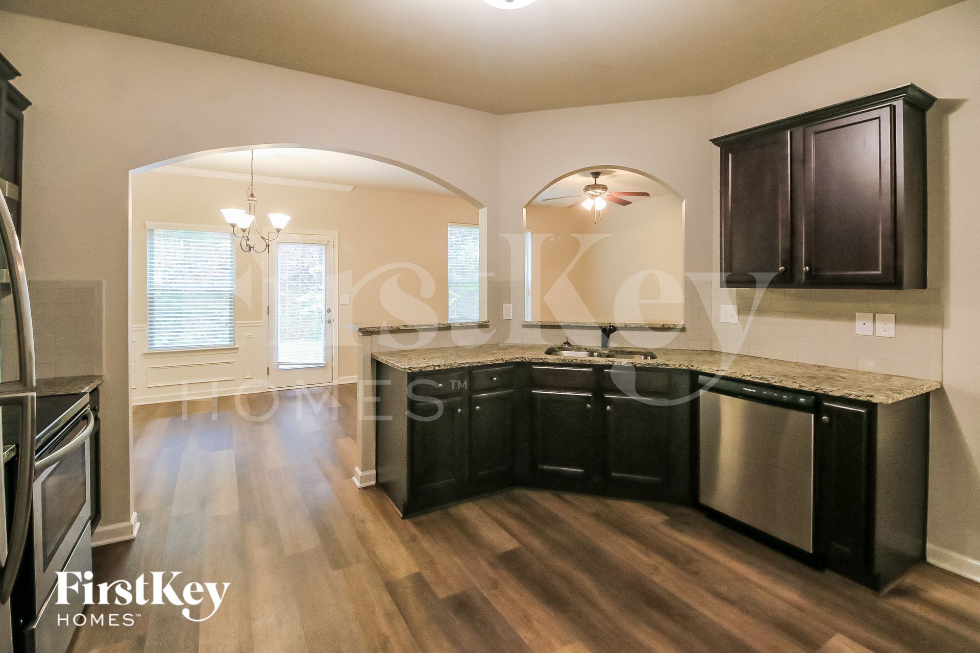 Building Photo - 5565 Union Pointe Pl