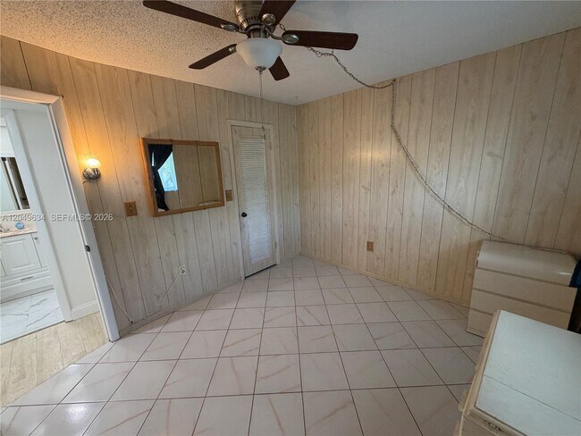 Building Photo - 8135 Sunrise Lakes Blvd