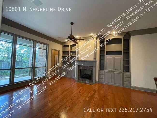 Building Photo - 10801 N Shoreline Ave