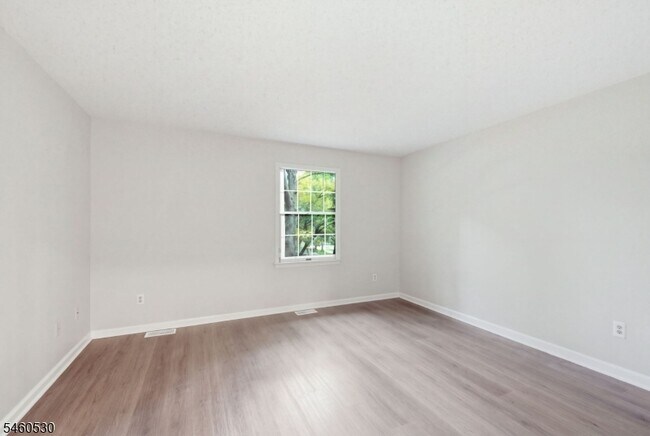 Building Photo - 125 Smithfield Ct