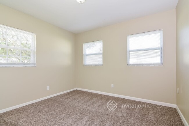 Building Photo - 2554 Lake Ellen Cir