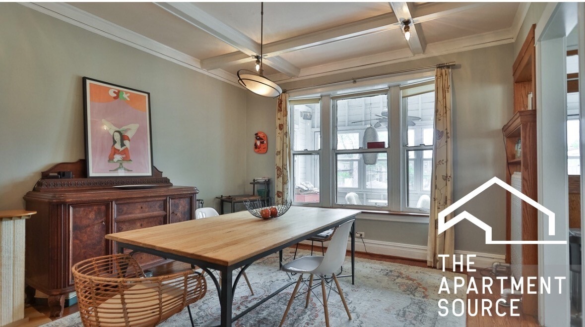 Building Photo - 2549 W Wilson Ave