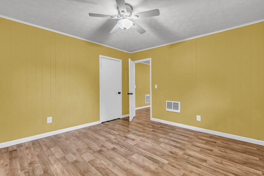 Building Photo - 329 Santa Anita Dr
