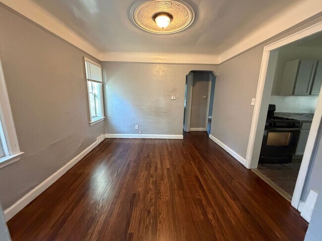 Building Photo - SECTION 8 ONLY  3 Bedroom 1 Bath For Lease