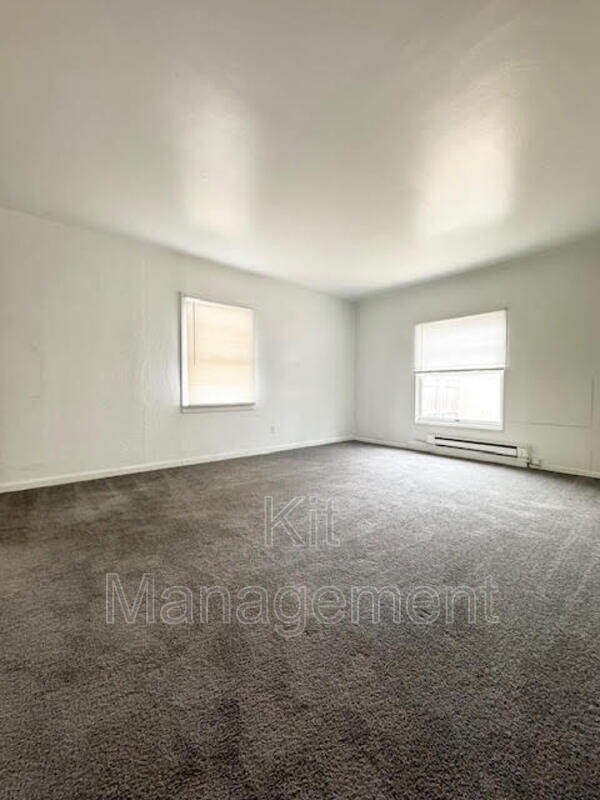Building Photo - Charming 3-Bed Home with 1.5 Baths and 1,200 Sq Ft in West Toledo – $995/mo