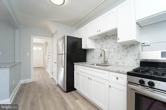 Building Photo - 809 Braeside Rd