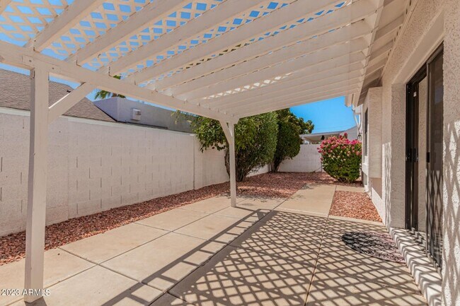 Building Photo - Gorgeous 2/2 bed/bath in North Phoenix by ...