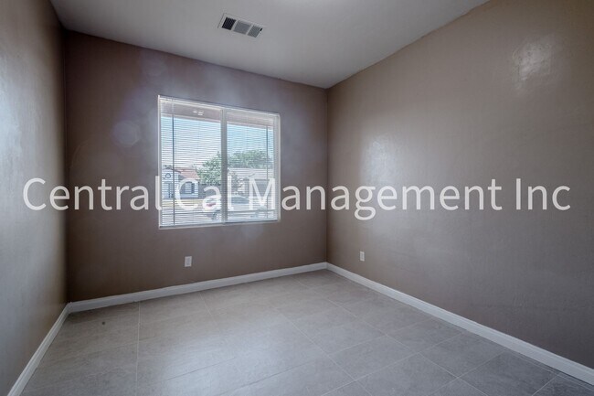 Building Photo - 4 Bedroom, 3 Bath Home in the Desired Southwest - $2495 per month!