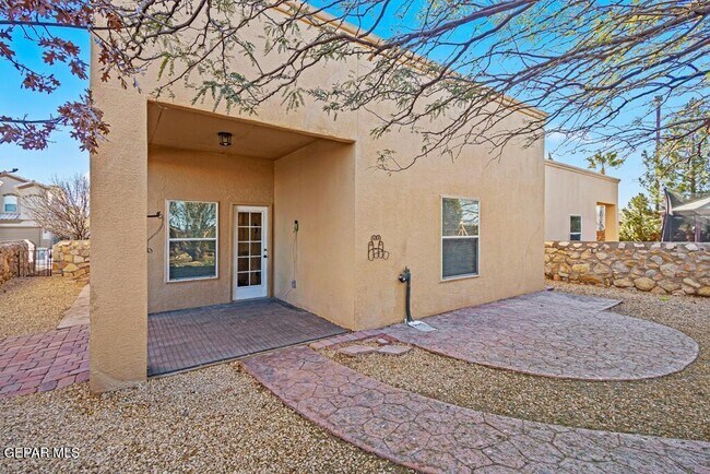 Building Photo - 11605 St Thomas Way