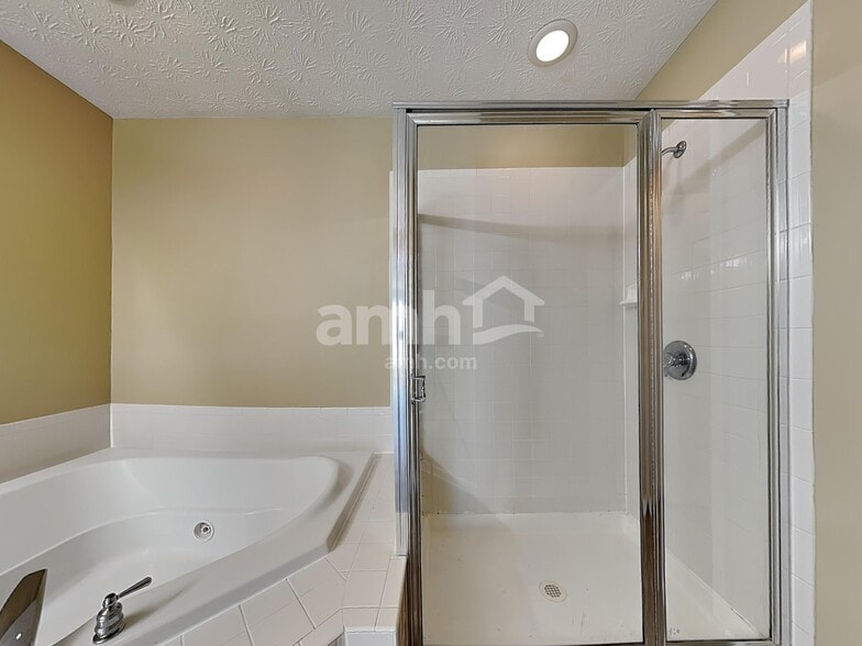 Building Photo - 1441 Scenic River Dr