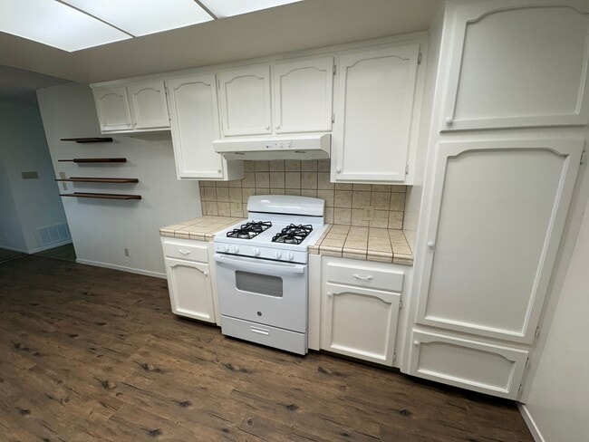 Building Photo - Spacious & Cozy Near Mountain View Elementary Home coming soon!