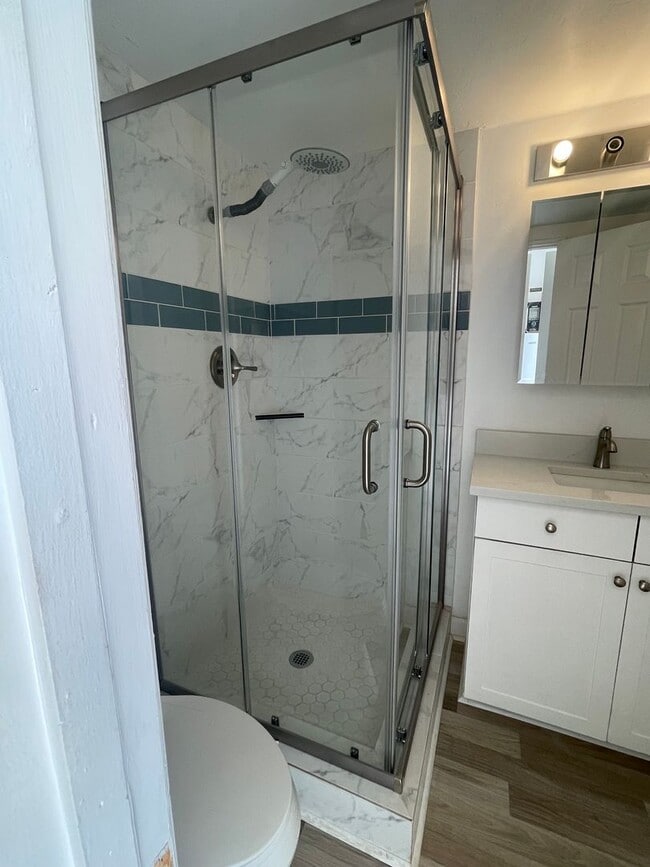 Building Photo - Charming Studio Near the University of Ari...