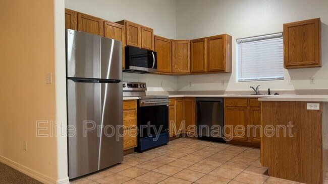 Building Photo - 195 S Stardust Ct