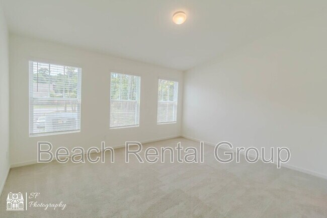 Building Photo - 122 Crescent Wy