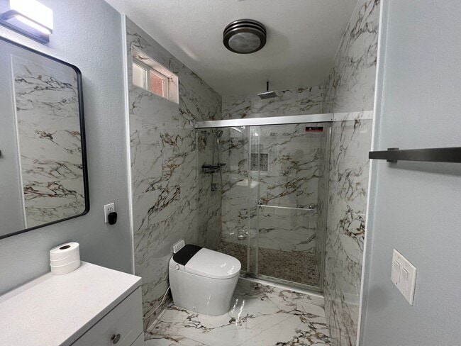 Building Photo - ***Open showing Tues 3/17/2026 !pm-2pm $500 off your first month rent! Beautiful 4bed with large ...