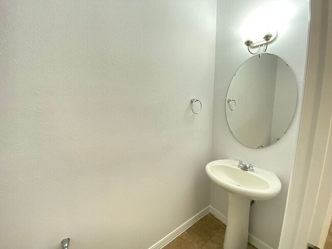 Building Photo - 6558 S Goldenrod Rd