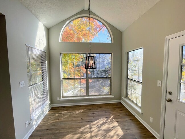 Building Photo - 1085 Stones Throw Dr NW