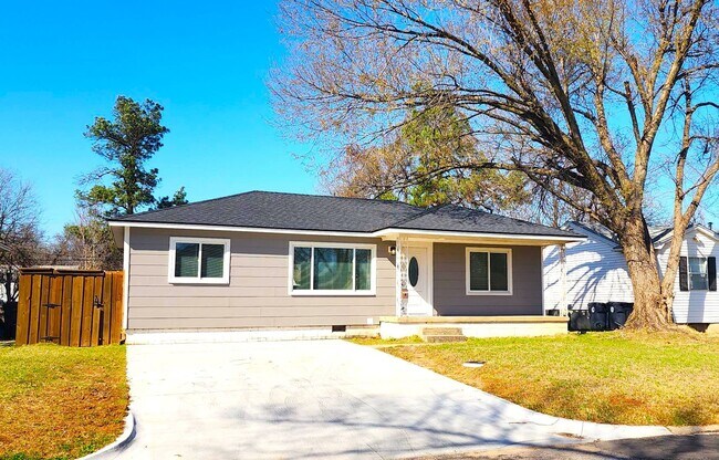 Building Photo - 3 BED 1 Bath Home Andys Sub Addition Bethany, OK