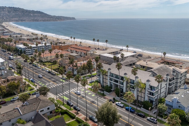 Building Photo - 1007 S Catalina Ave