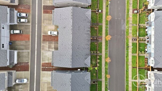 Building Photo - 11745 NE 22nd Way