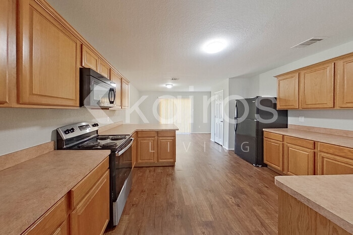 Building Photo - 1621 Vineridge Ln