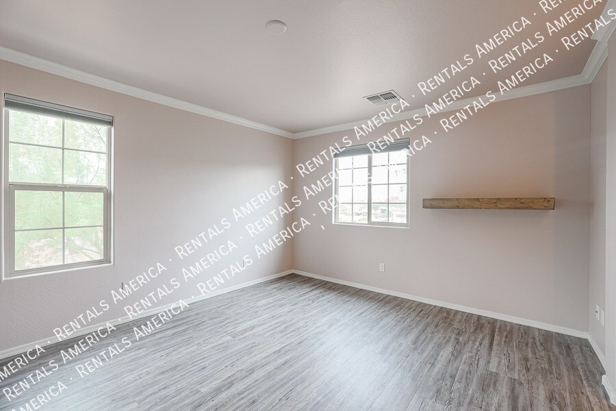 Building Photo - 2810 N 73rd Dr