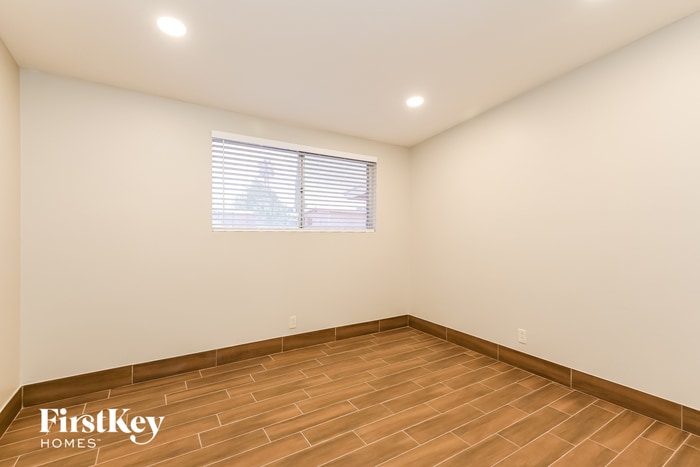 Building Photo - 8940 E Pine Valley Dr