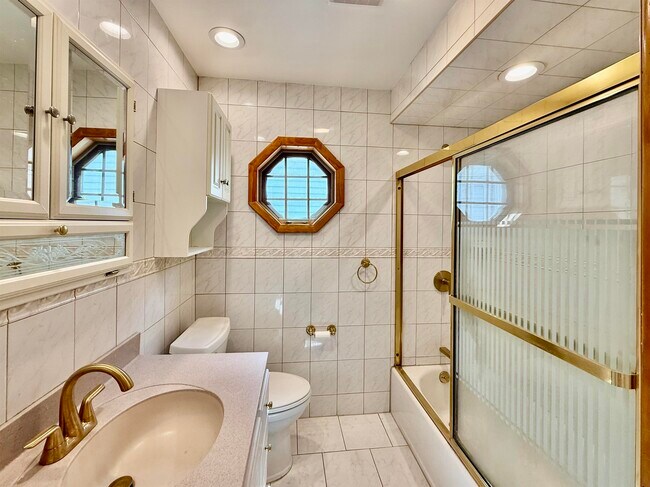 Building Photo - 7 Obrien Ct