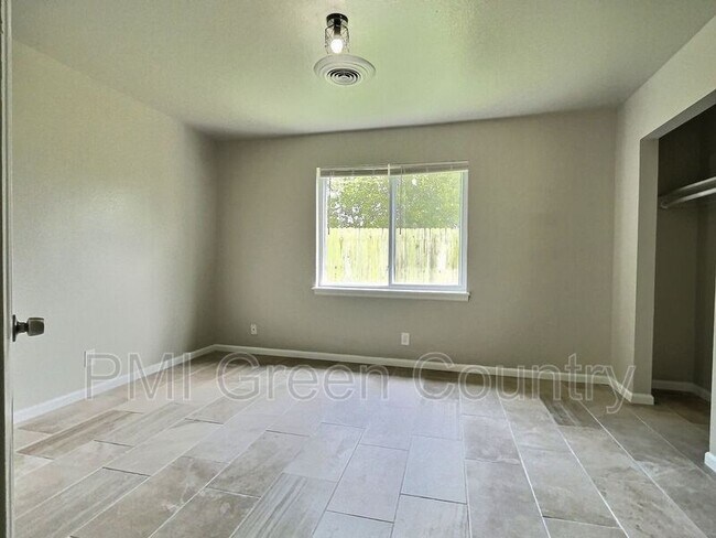 Building Photo - 6120 S Madison Pl