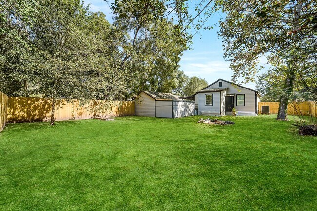 Building Photo - 307 Penick Rd