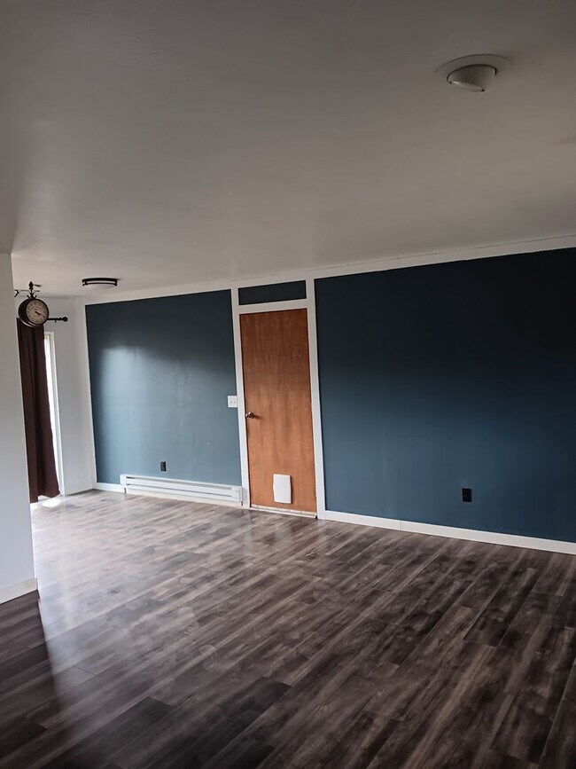 Building Photo - Cagley Duplexes P-35